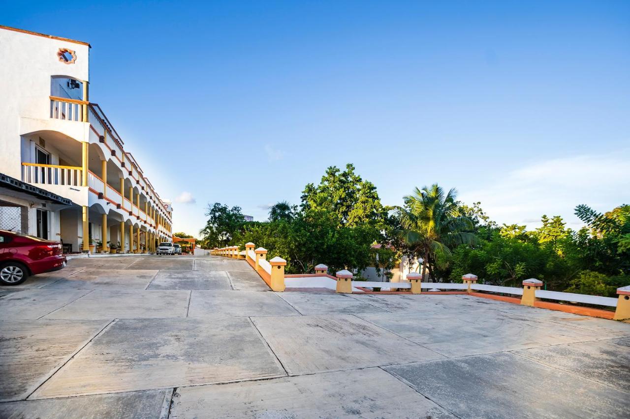 Hotel Capital O Oxtankah,Chetumal Bay Calderitas Esterno foto