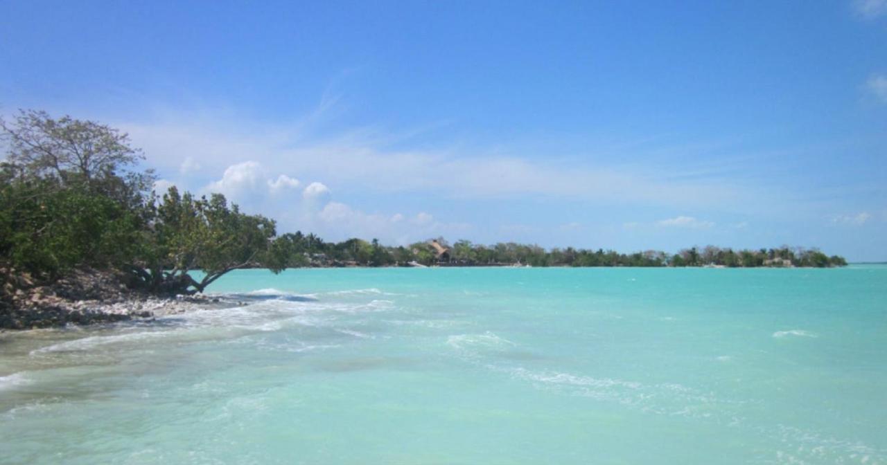 Hotel Capital O Oxtankah,Chetumal Bay Calderitas Esterno foto